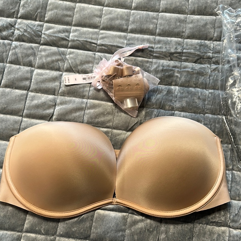 Victoria Secret NEW  Nude Bra